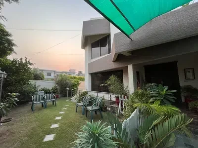 Kanal House With Full Basement